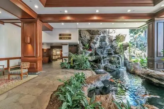 Apartment Sunny Waikiki Escape Just Steps To Beach, Views, & Full Kitchen Comfort Honolulu
