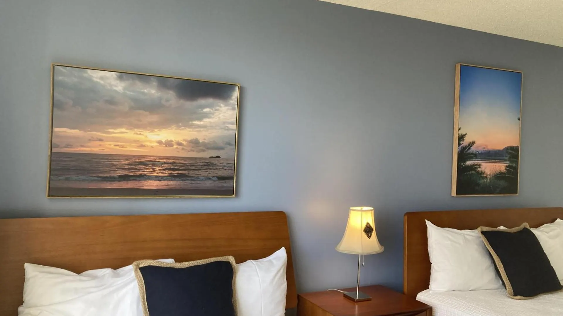 Sunny Waikiki Escape Just Steps To Beach, Views, & Full Kitchen Comfort Honolulu United States