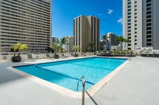 Apartment Sunny Waikiki Escape Just Steps To Beach, Views, & Full Kitchen Comfort Honolulu
