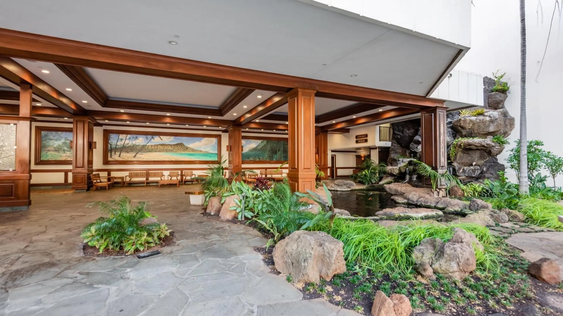 Sunny Waikiki Escape Just Steps To Beach, Views, & Full Kitchen Comfort Honolulu